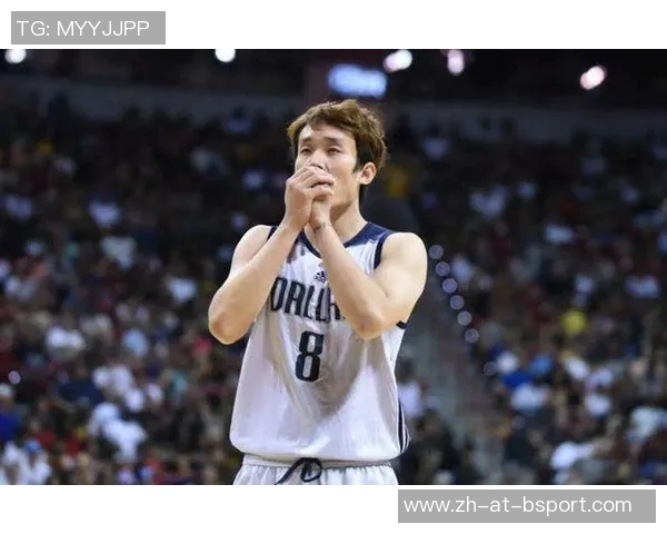 丁彦雨航现身达拉斯身披小牛训练服备战夏季联赛 丁彦雨航现身达拉斯身披小牛训练服备战夏季联赛