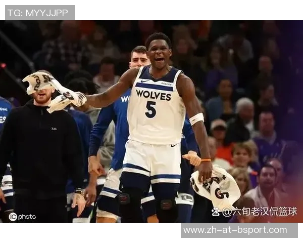 爱德华兹生涯26次砍下40+,其中4次打太阳,都是客场作战! 爱德华兹生涯26次砍下40+,其中4次打太阳,都是客场作战!